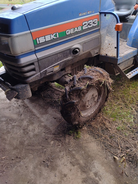 我が家のトラクター：井関GEAS233