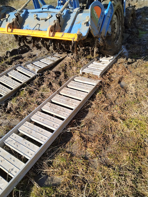 小ｱﾙﾐﾌﾞﾘｯｼﾞと大ｱﾙﾐﾌﾞﾘｯｼﾞを組み合わせてスタック解消に使っている様子