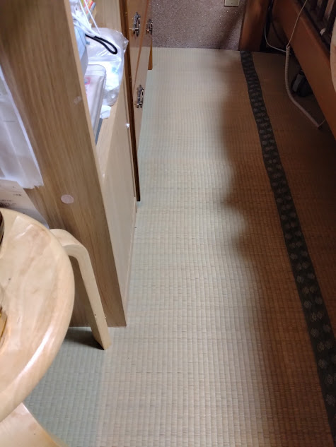 父の床周りの動線が整った様子