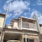 家族総出のペンキ塗りが完了した様子