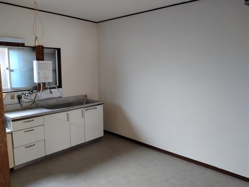 収益不動産のキッチンです。