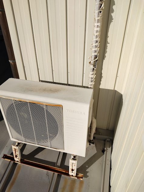 2Fエアコンの室外機