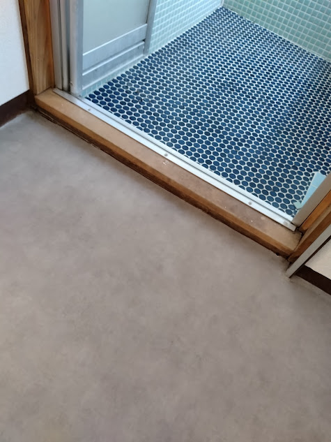 ステップのぐらつきを直しました