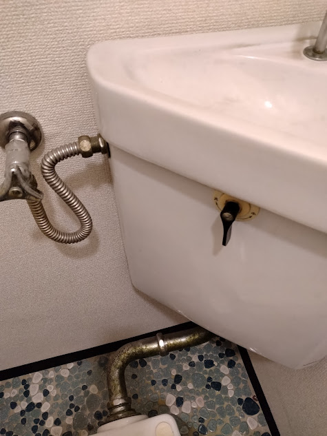 トイレ配管表面清掃＆塗装後写真