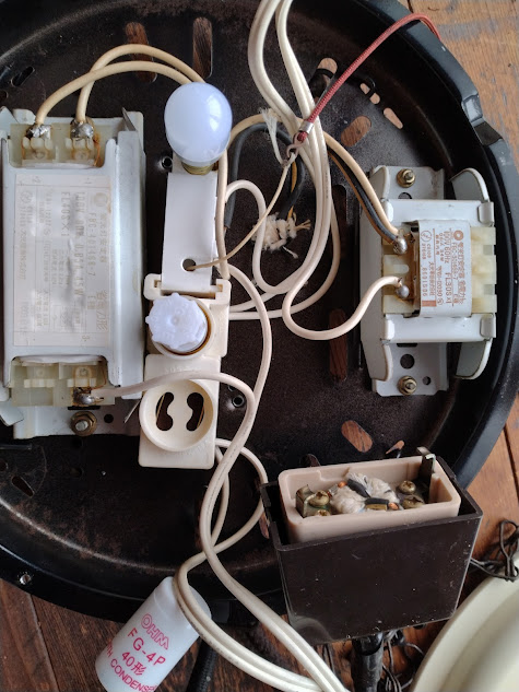 結局、端側のFG－4Pを交換してようやく電灯が点きました。この時、不安のある古い部品は時短のためにもまとめて交換するつもりで買い揃えた方が良いと学びました。