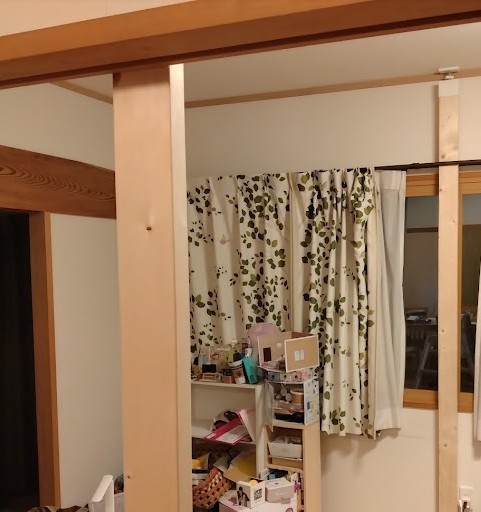 左が夫婦の寝室、柱より左が私のクローゼット、右が娘の部屋の予定スペース