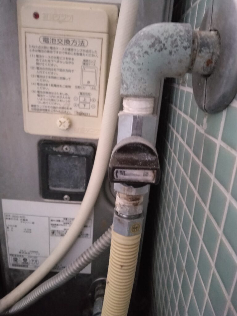 熱源であるガスの元栓