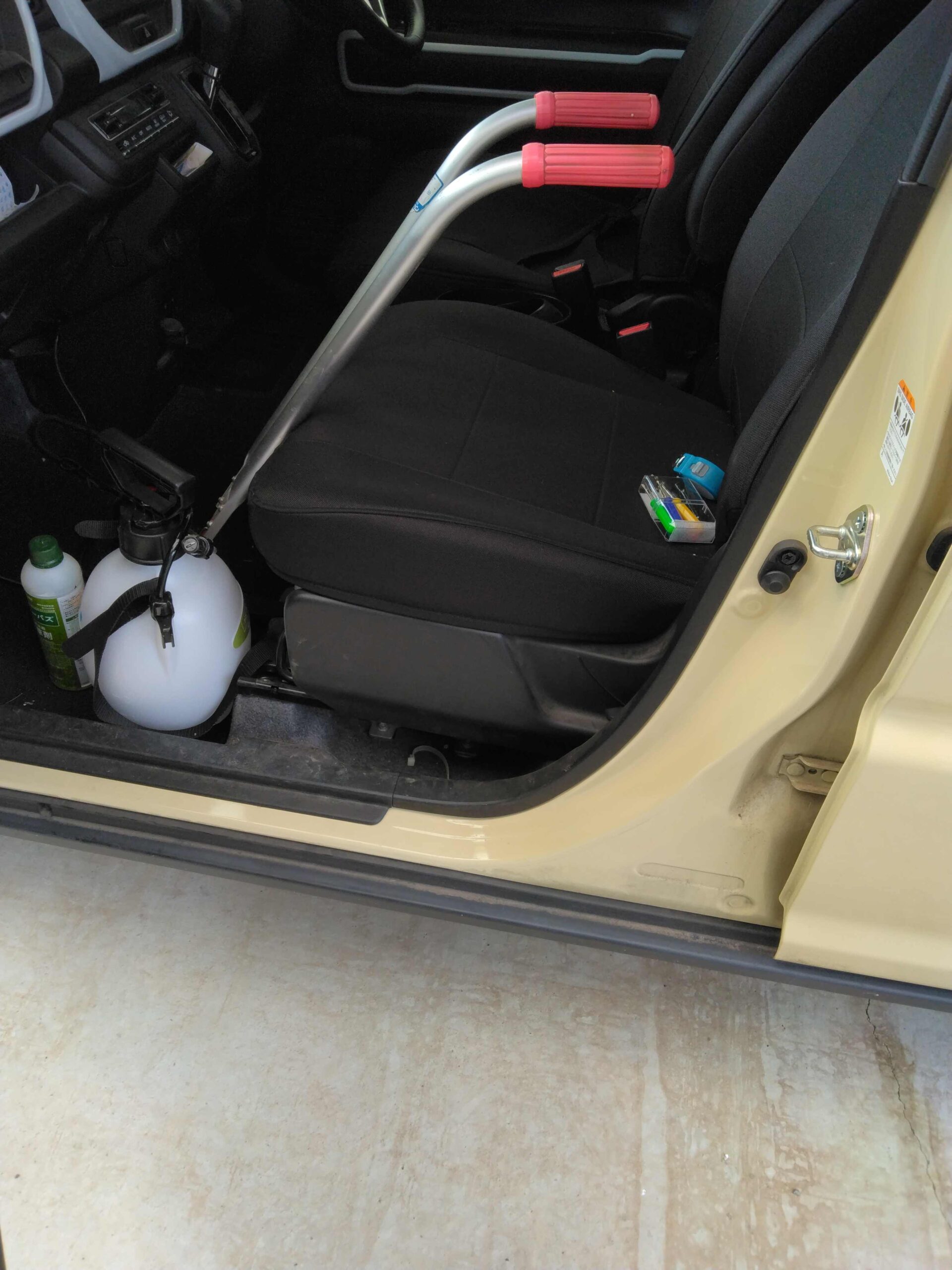 軽自動車に草刈機を載せるj